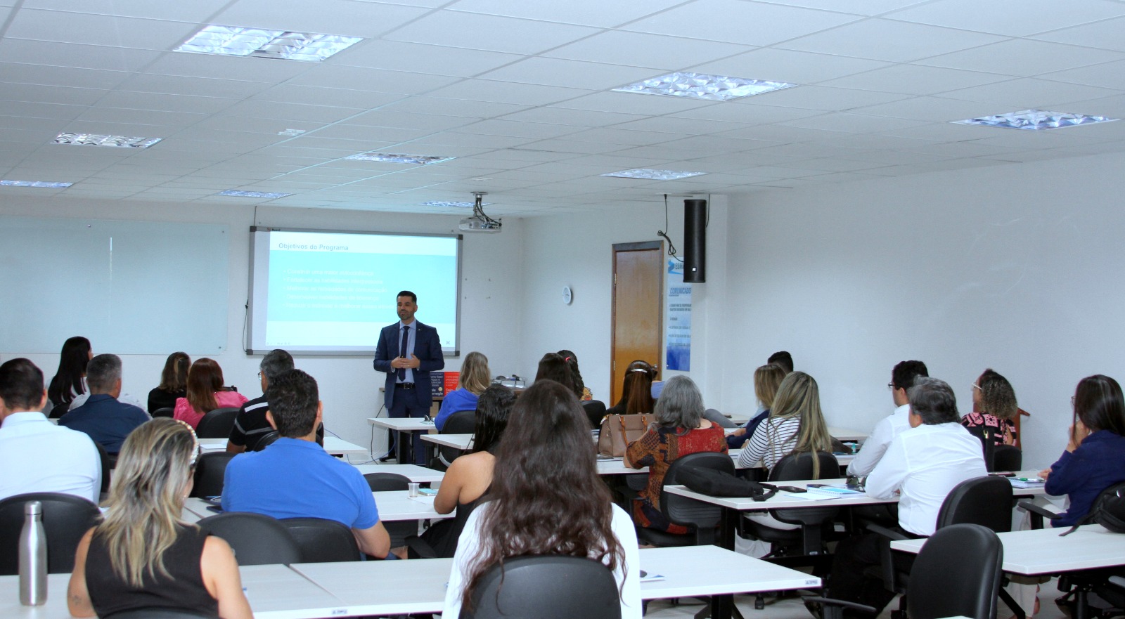 Sala de Aula Curso: "Inteligência Emocional – Gestão das Emoções", desenvolvido pela Escola Superior da Magistratura Tocantinense (ESMAT)