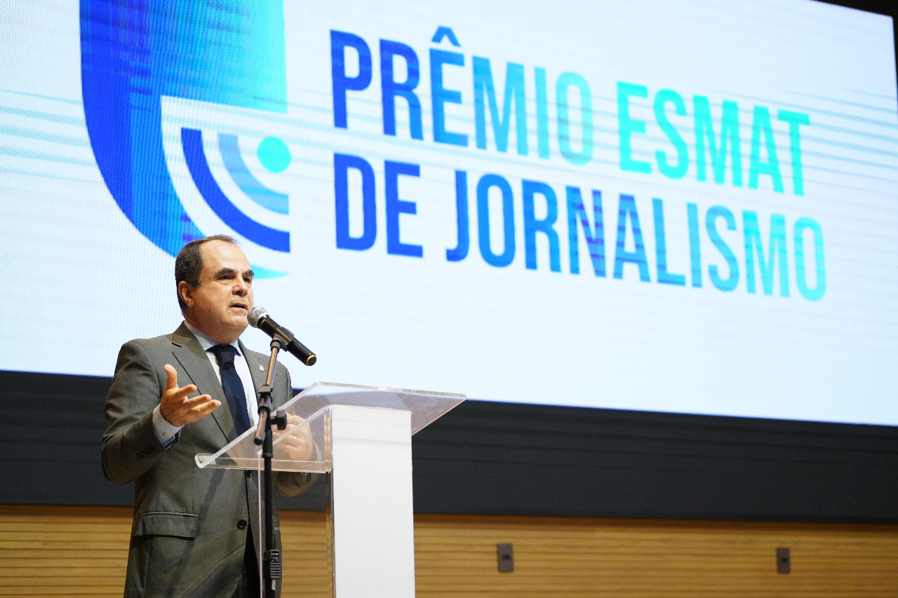 Na foto, o Desembargador Marco Villas Boas (um homem branco usando um terno cinza).